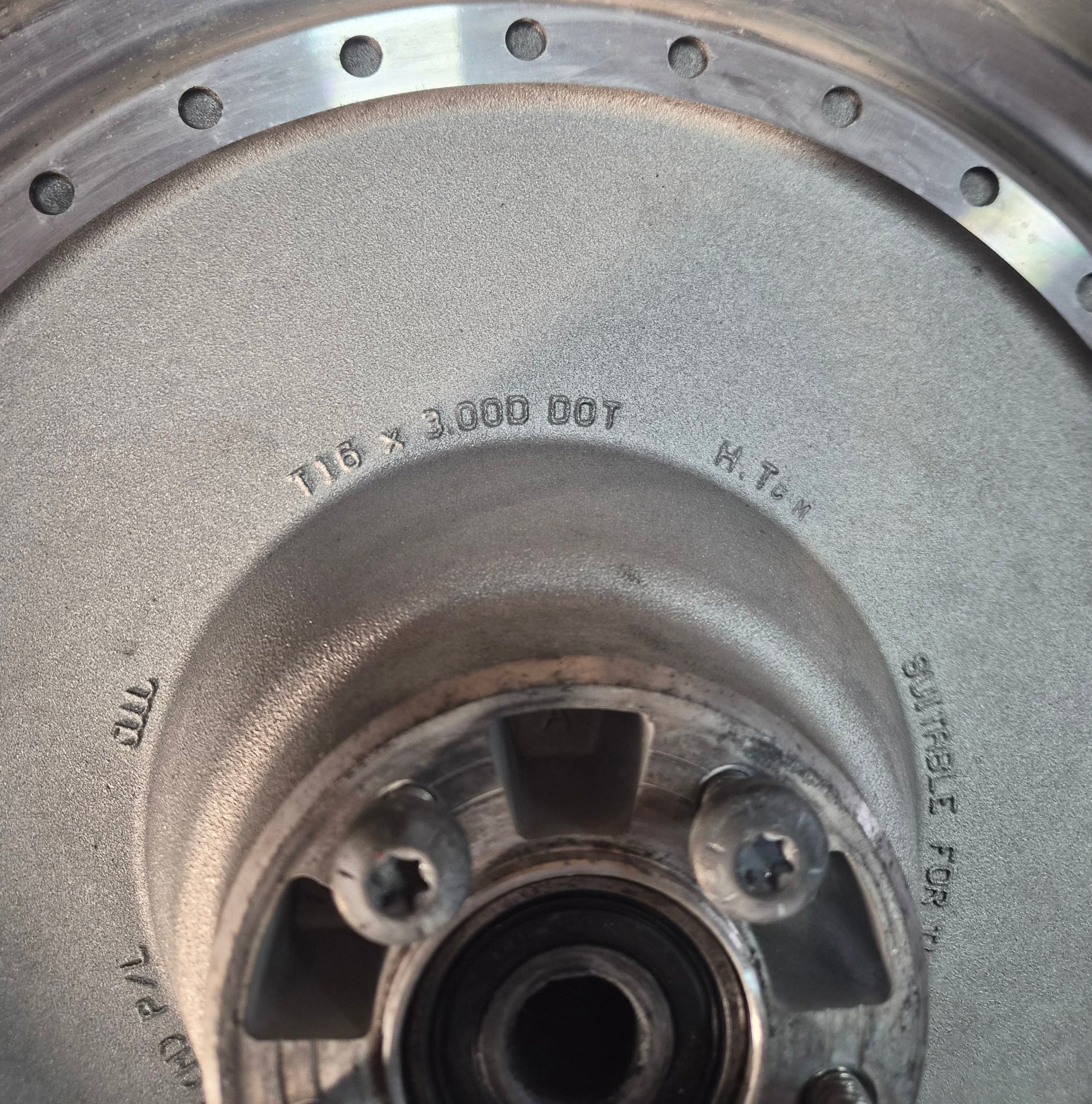 Harley Davidson FATBOY Felge hinten Silber gebraucht