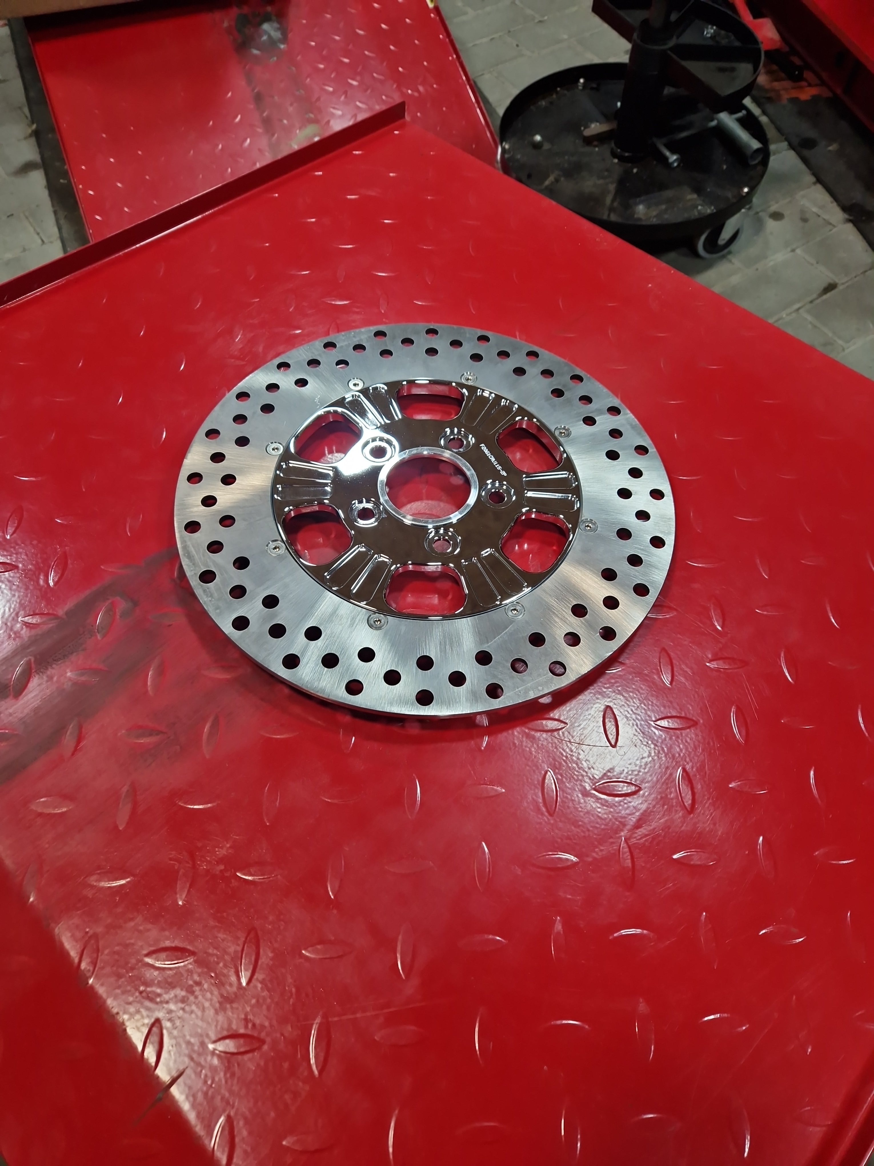 Harley REVTECH DOMINATOR 6 Bremsscheibe 2teilig chrome Rear 11,5" NEW