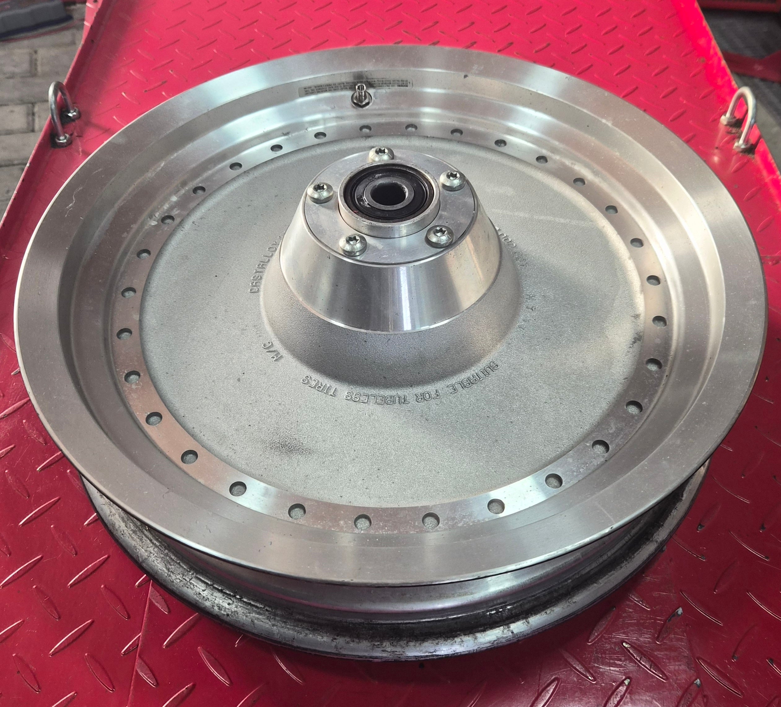 Harley Davidson FATBOY Felge vorne Silber gebraucht