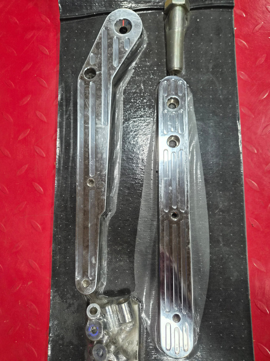 Harley Davidson Auspuff Halter CNC Rick Doss Design NEW