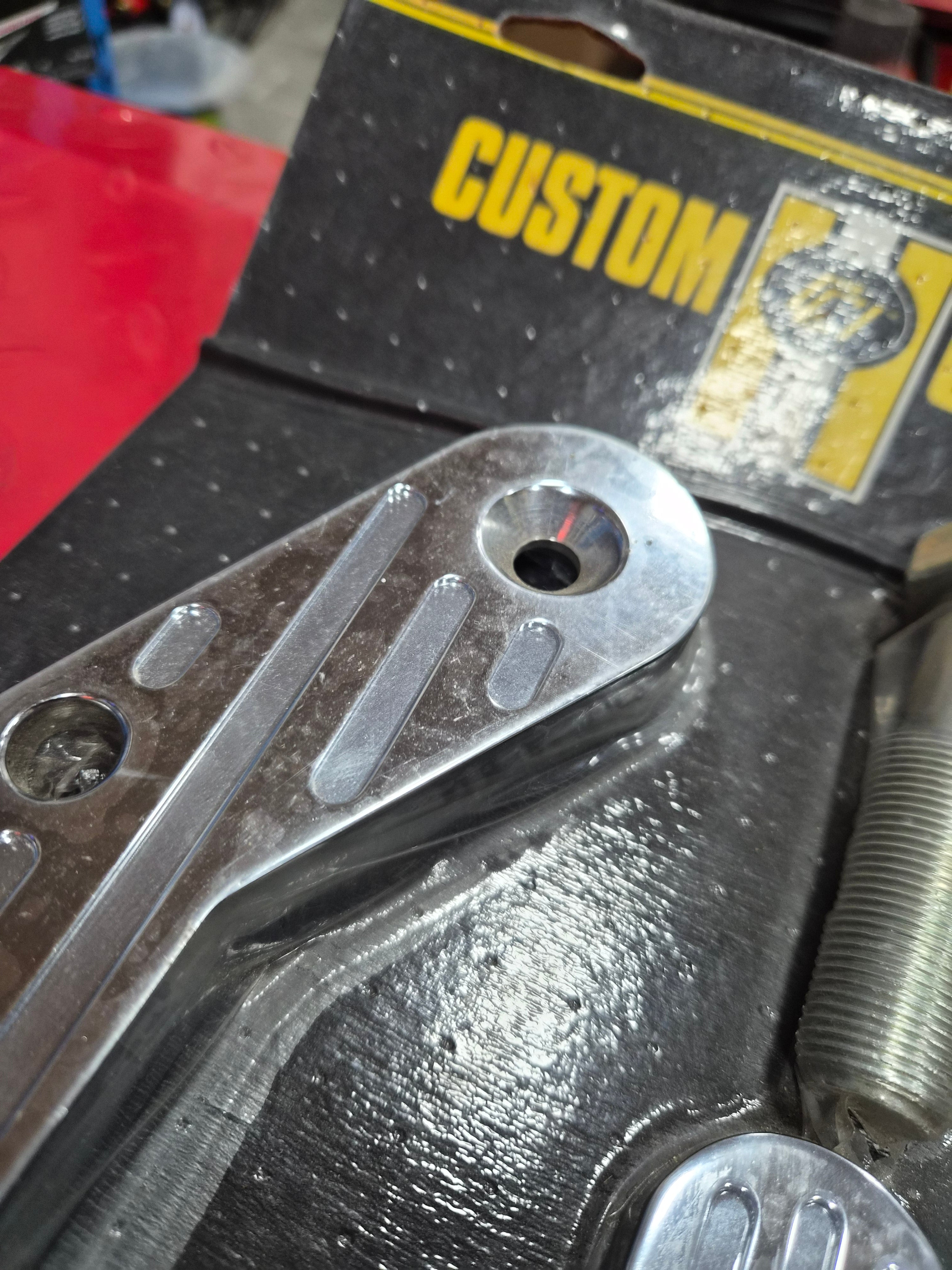 Harley Davidson Auspuff Halter CNC Rick Doss Design NEW