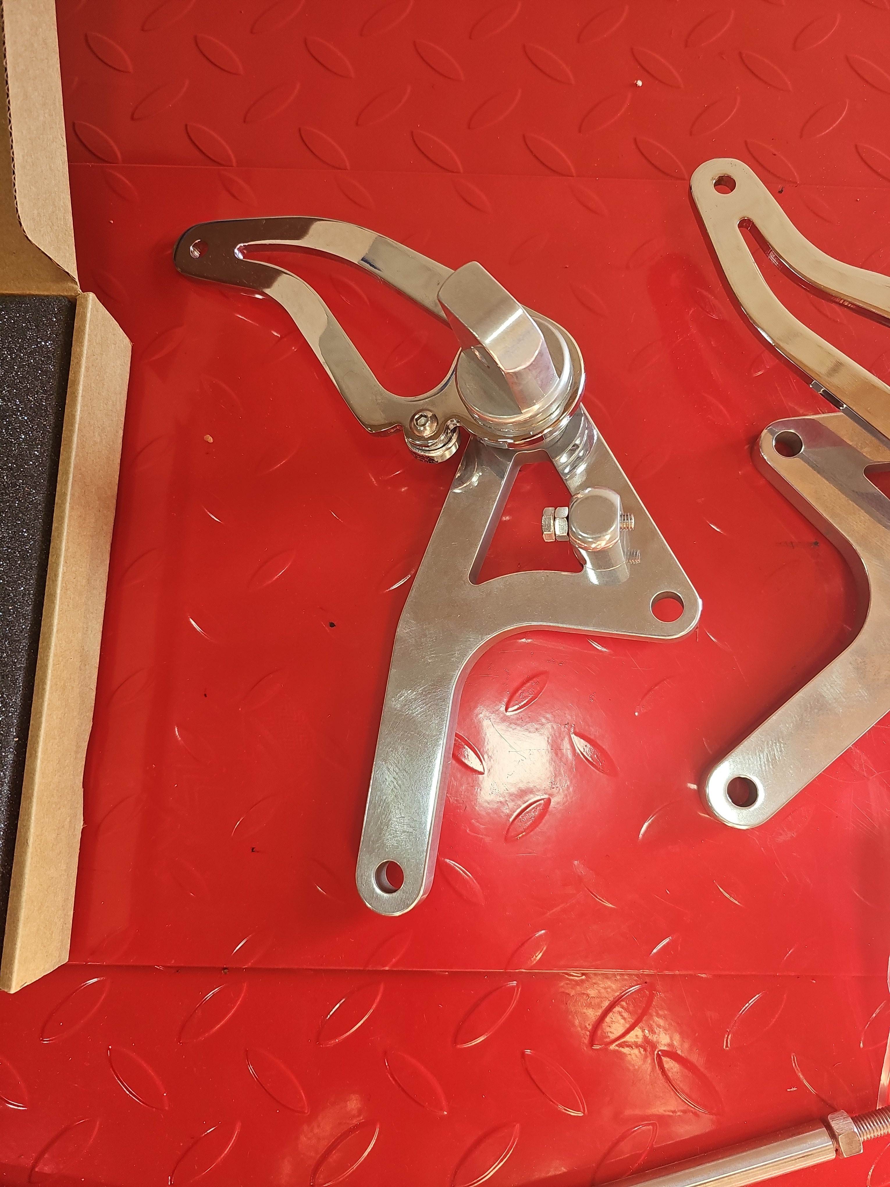 HONDA VF 750 MAGNA Fussrastenanlage NEW