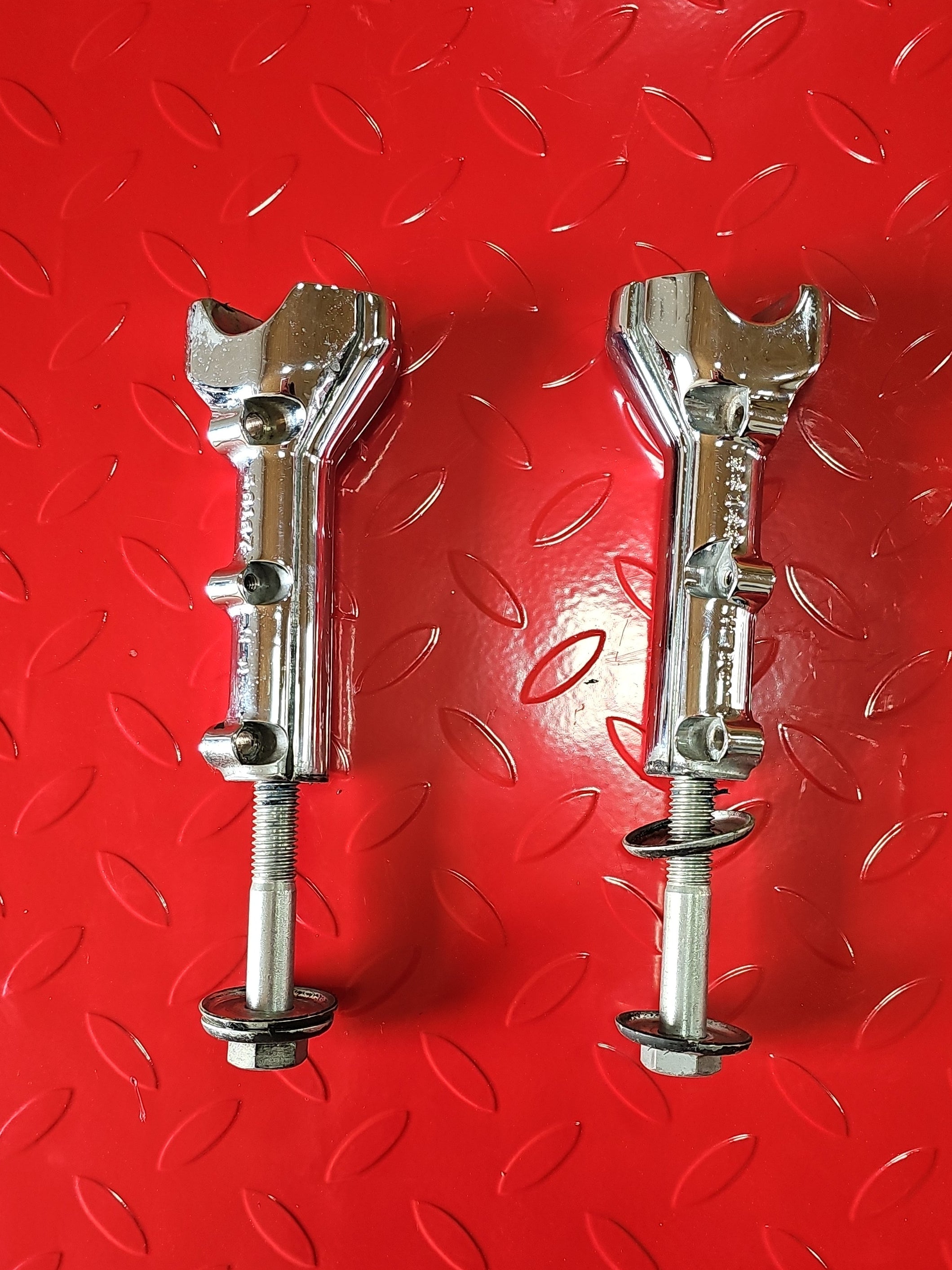 Harley Davidson Riser Unterteile chrom lang gebraucht
