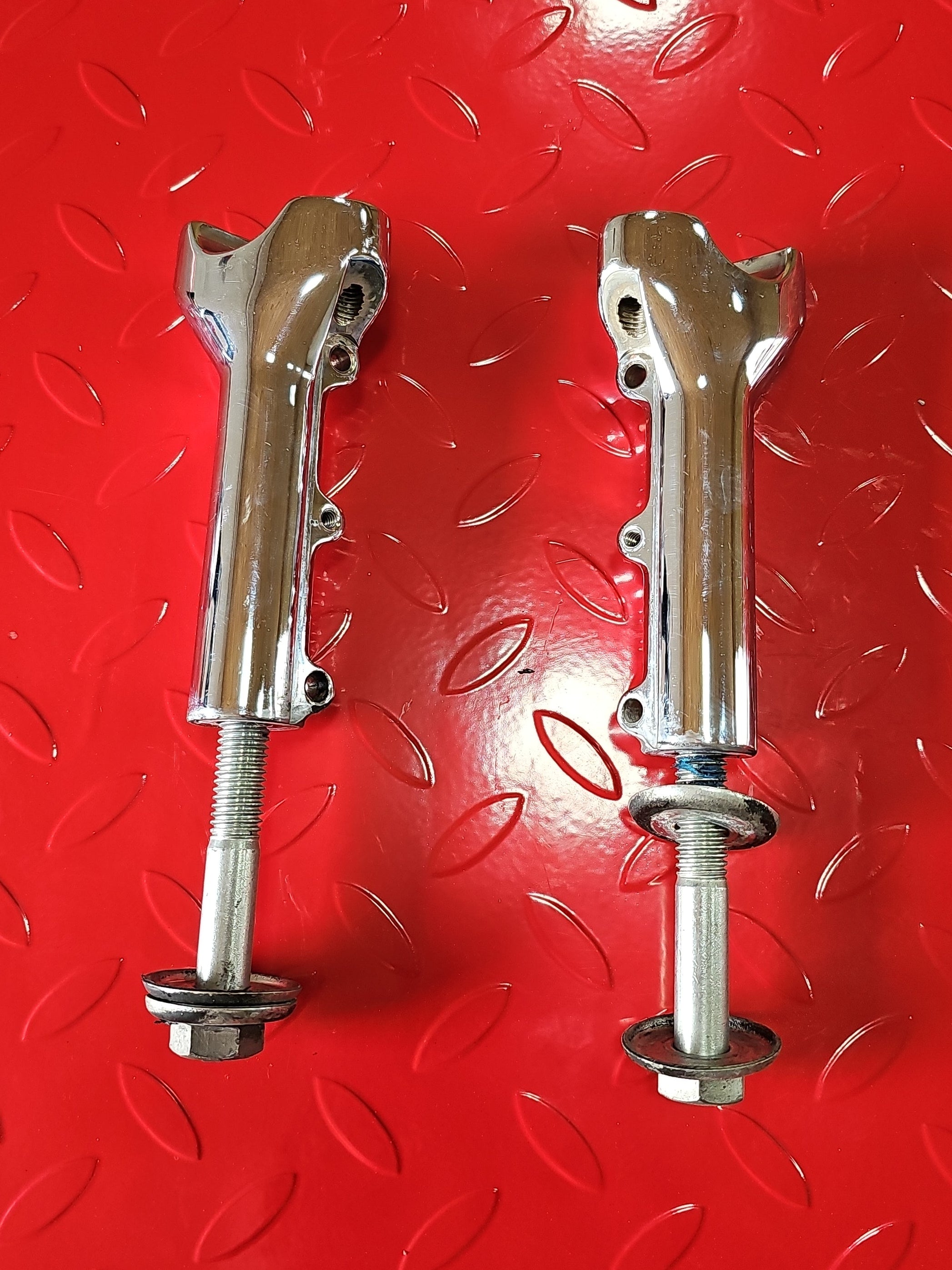 Harley Davidson Riser Unterteile chrom lang gebraucht