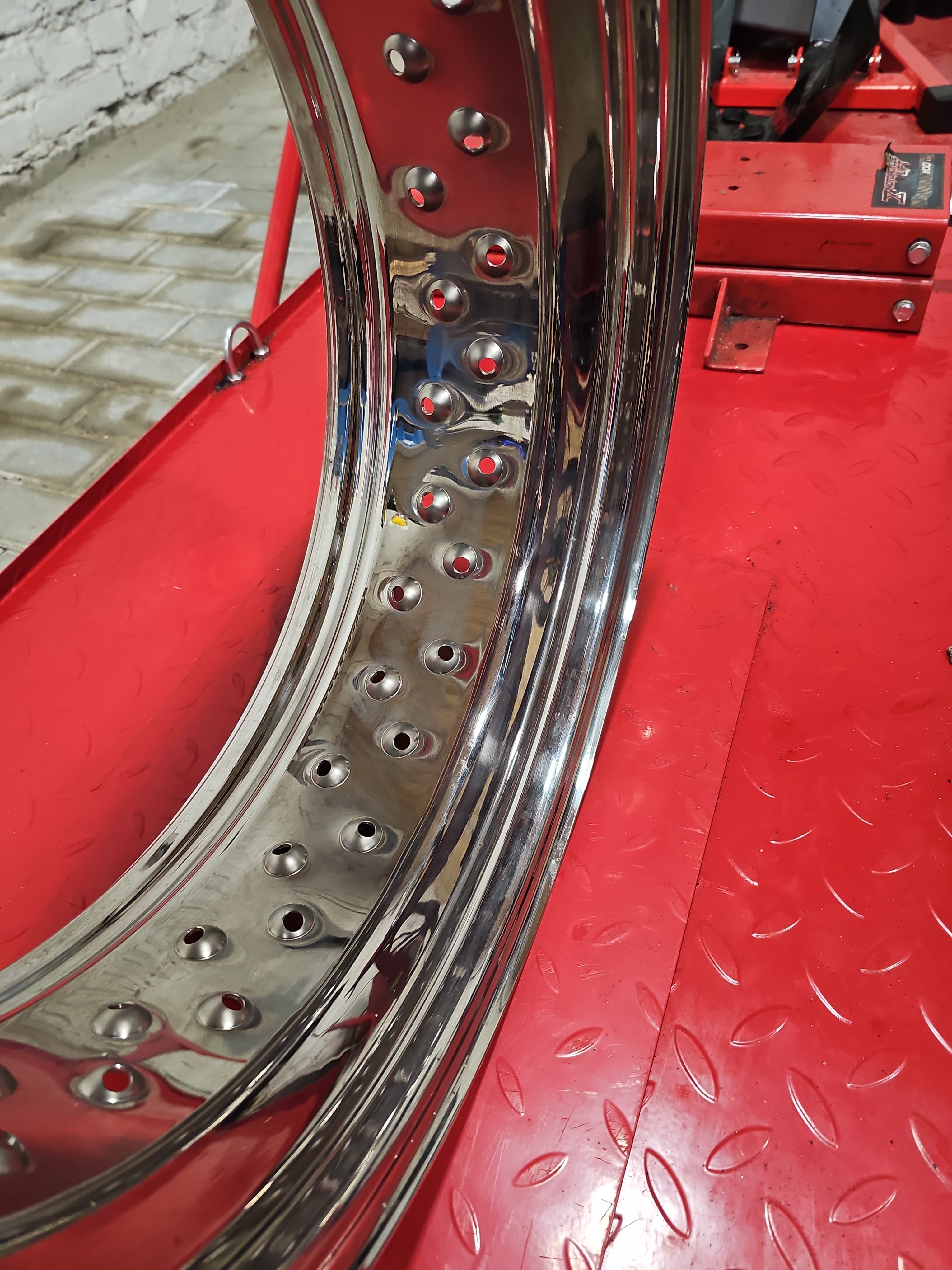 YAMAHA XVS 1100 Edelstahl Felgenring Felge 7x17 poliert NEW