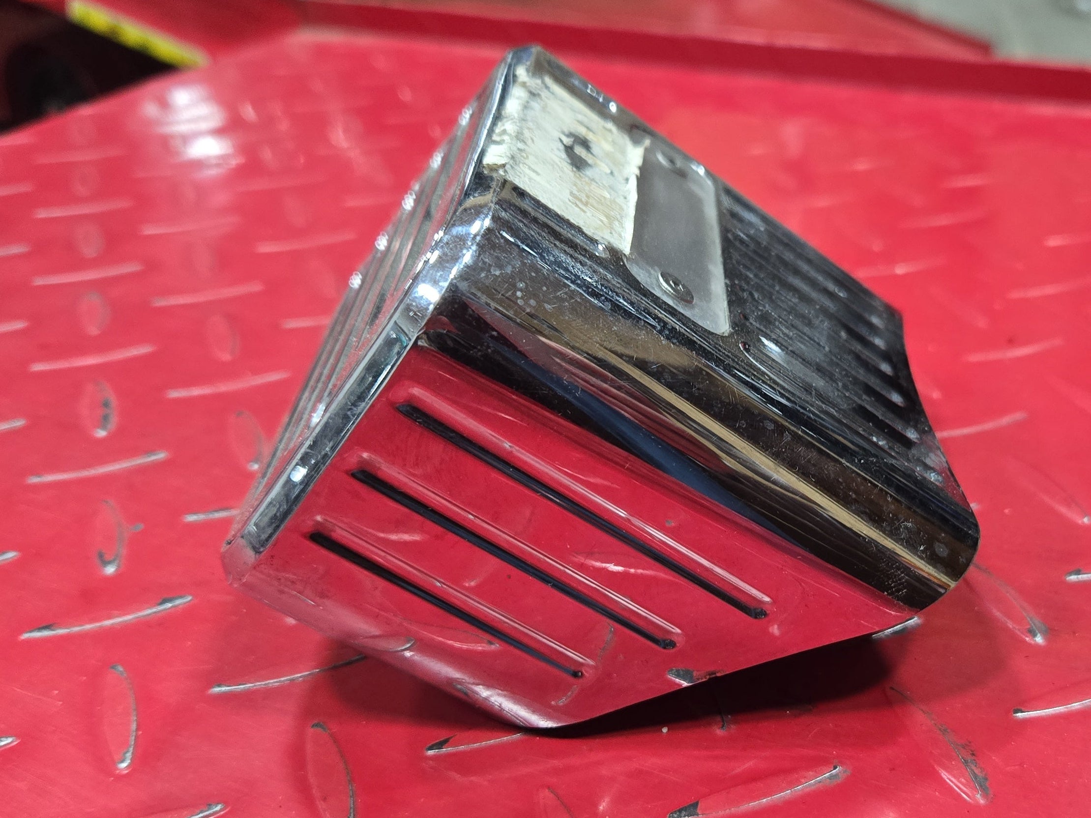 Harley ARLEN NESS Rücklicht chrom gebraucht