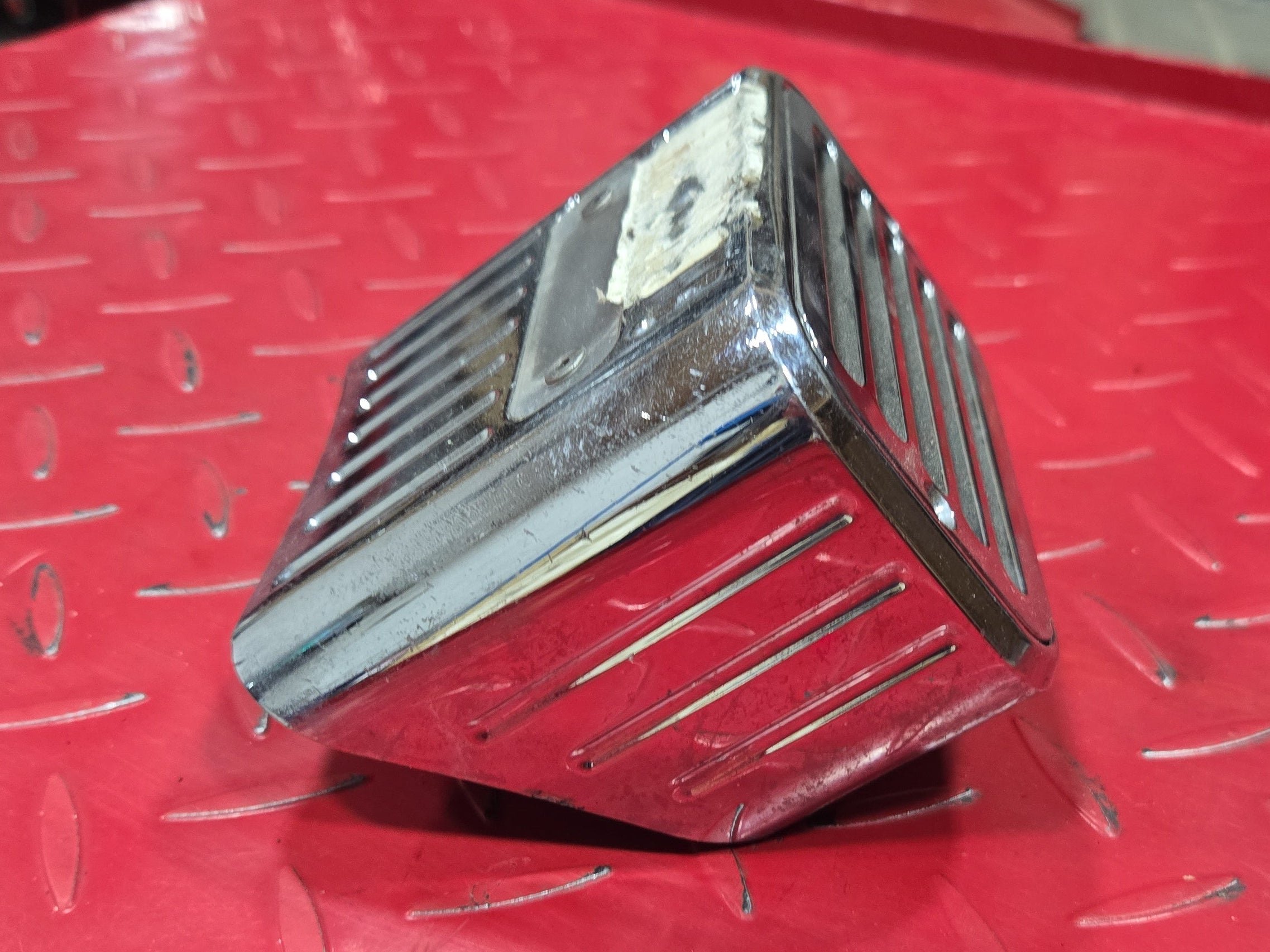 Harley ARLEN NESS Rücklicht chrom gebraucht