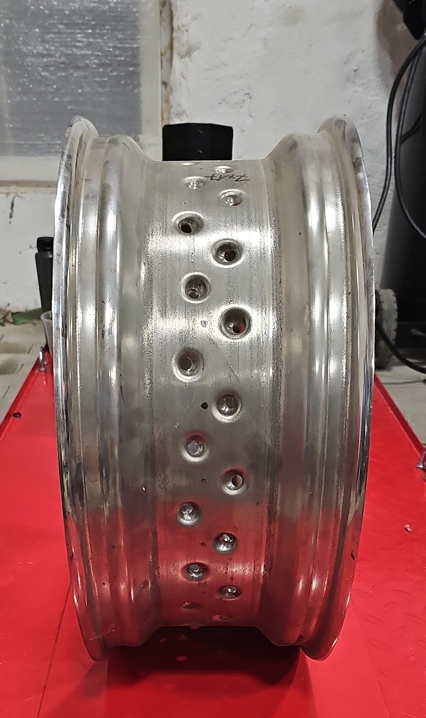 YAMAHA XVS 1100 Edelstahl Felgenring Felge 7x17 poliert NEW