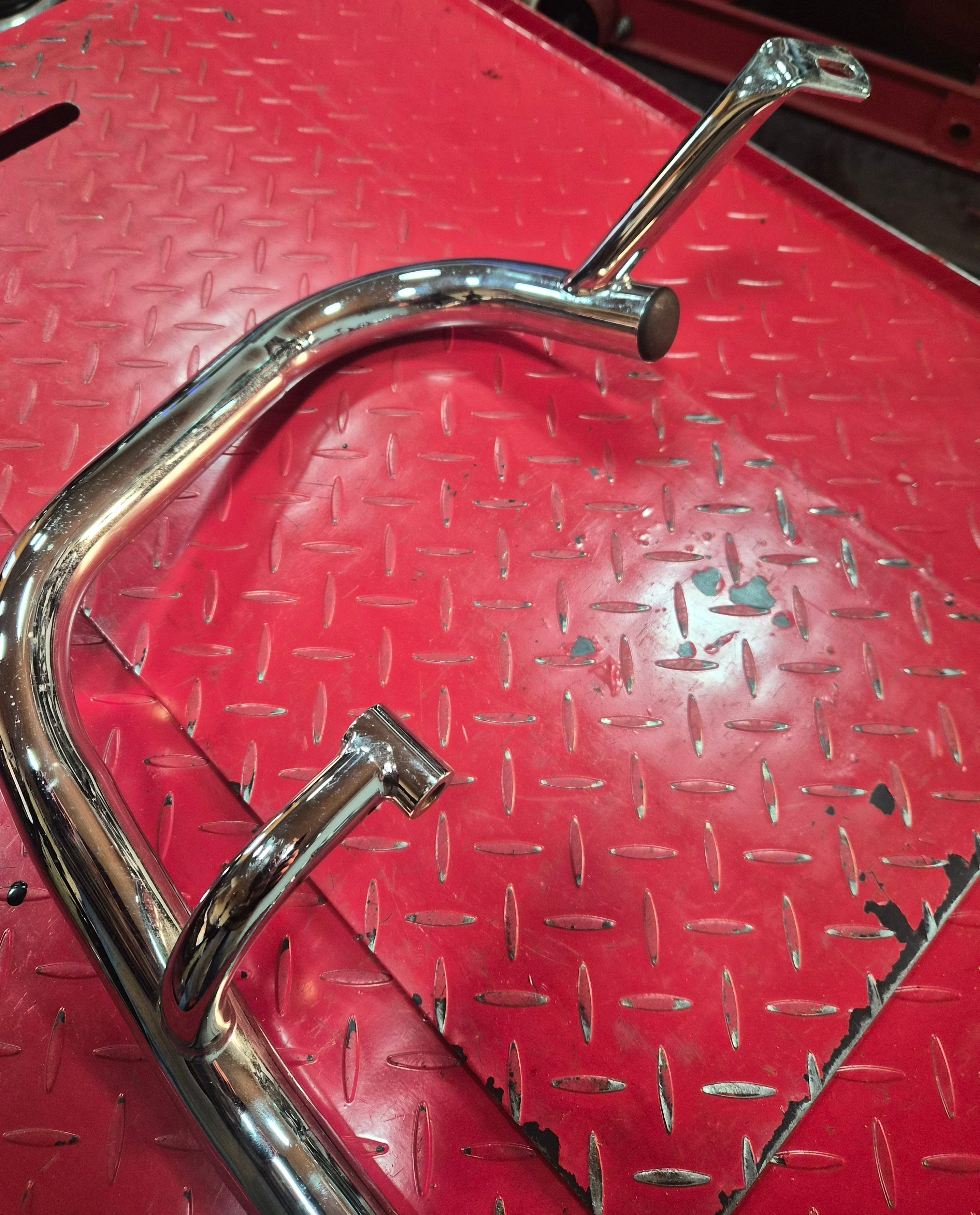 Harley Davidson V Rod Sturzbügel chrom gebraucht