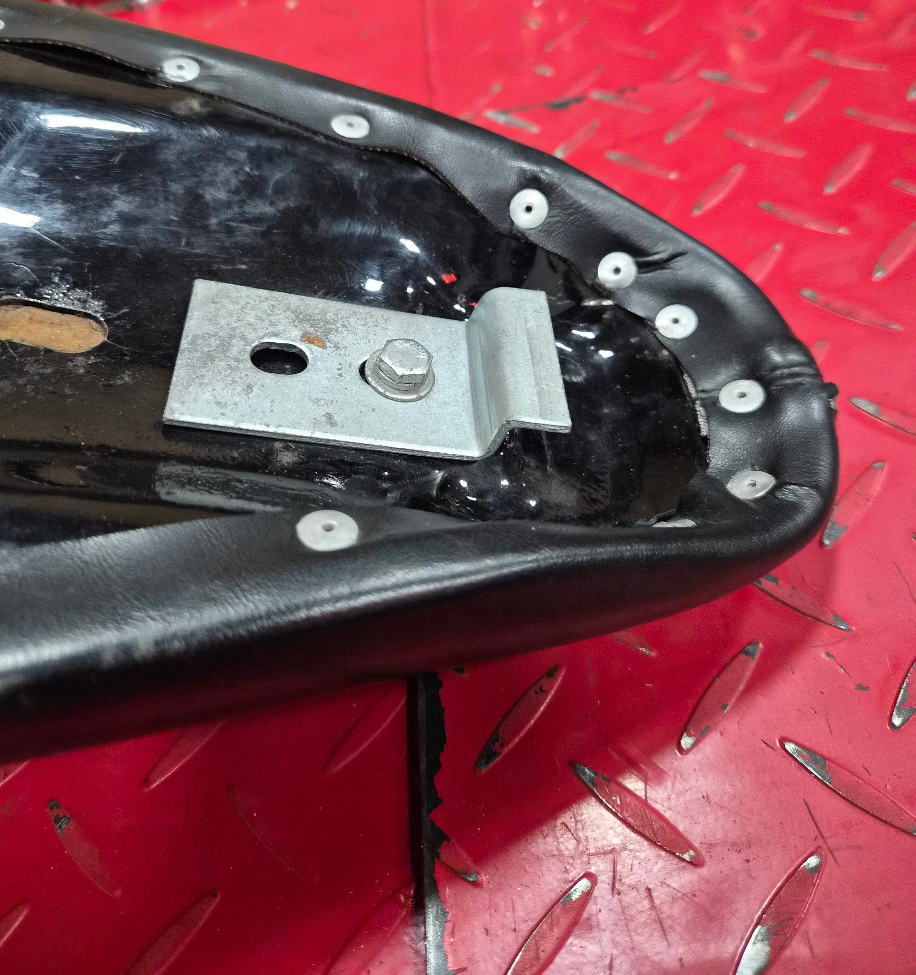 LePera Sitzbank für Harley Davidson schwarz gebraucht