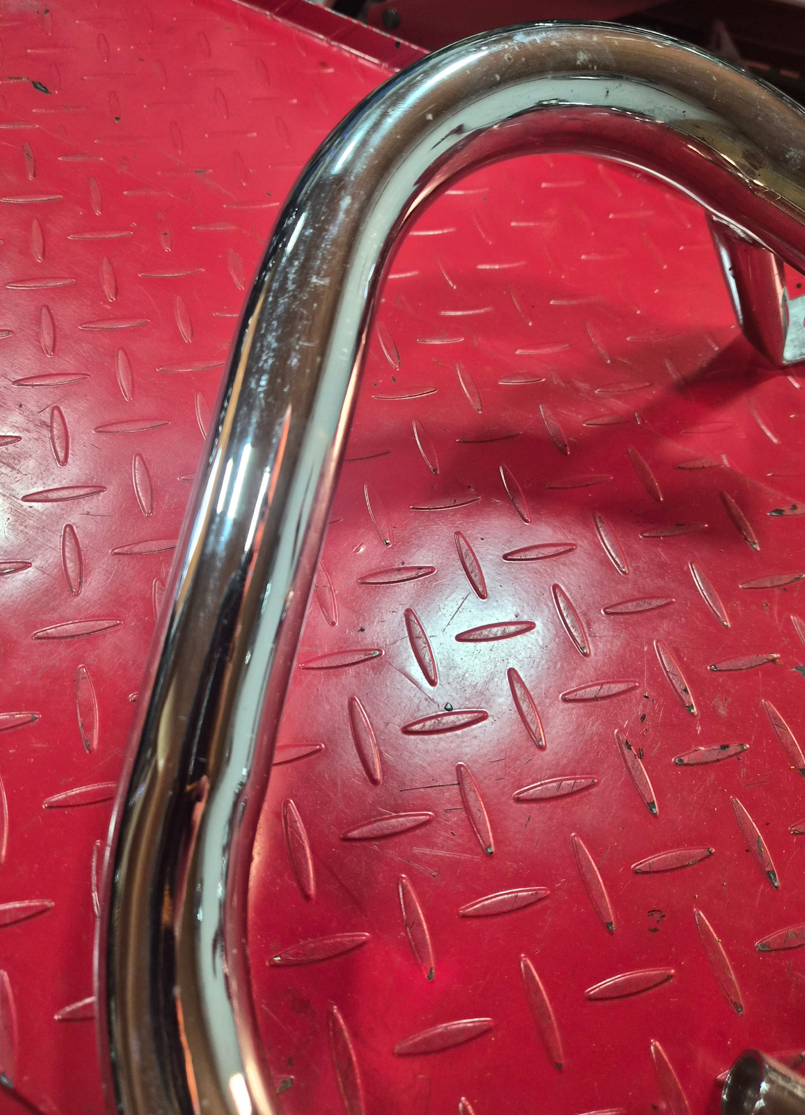 Harley Davidson V Rod Sturzbügel chrom gebraucht