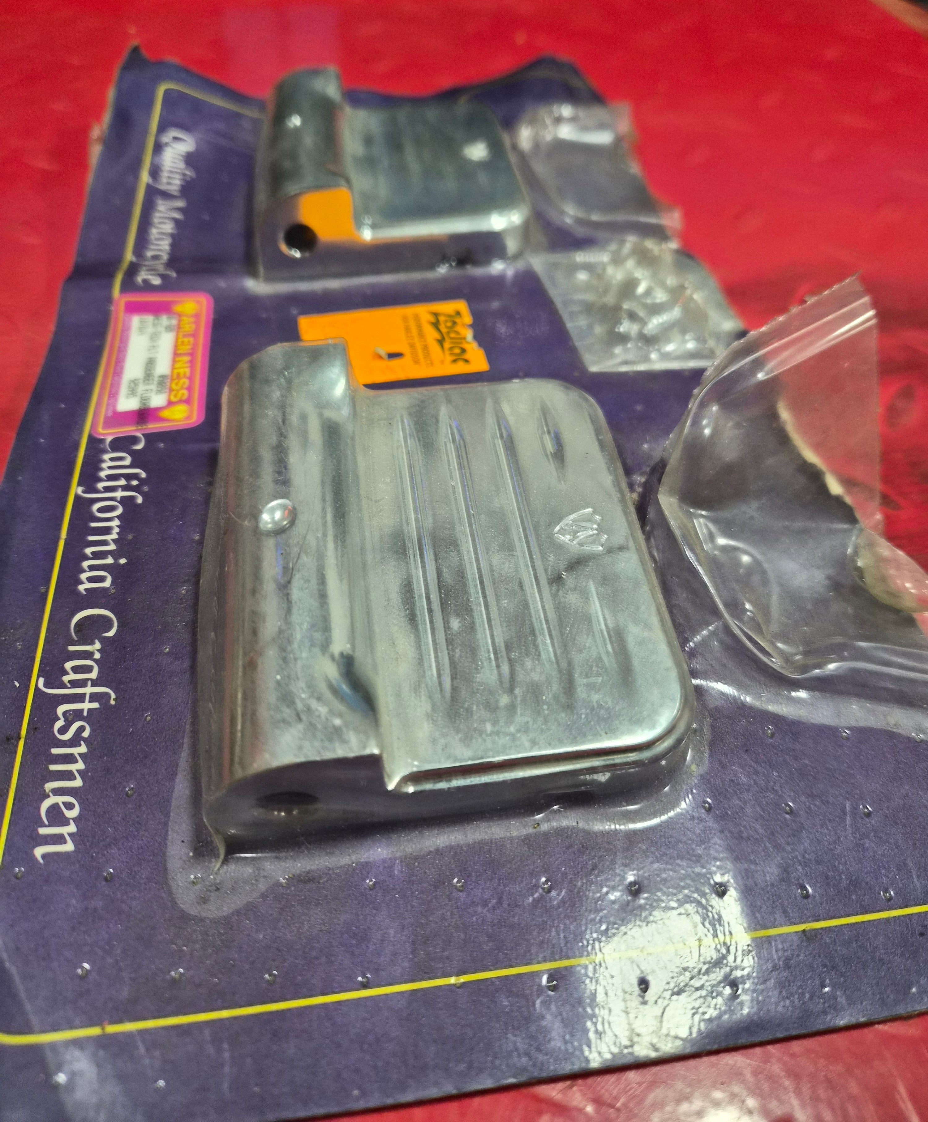 Harley Davidson ARLEN NESS Passenger Fussrasten Footpegs Alu NEW