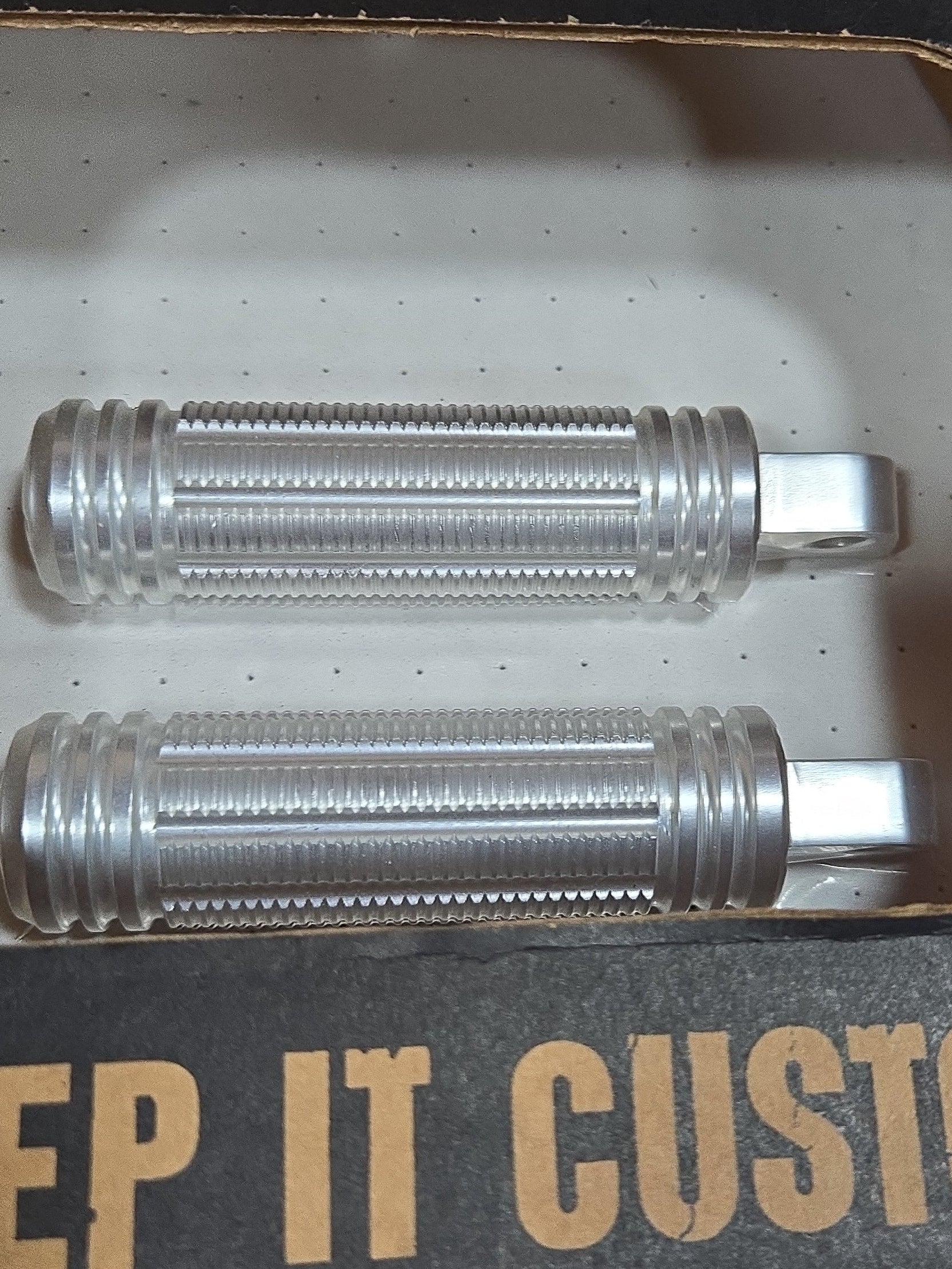 Harley Davidson BURLY Stash foot pegs. Clear anodized Fussrasten NEW